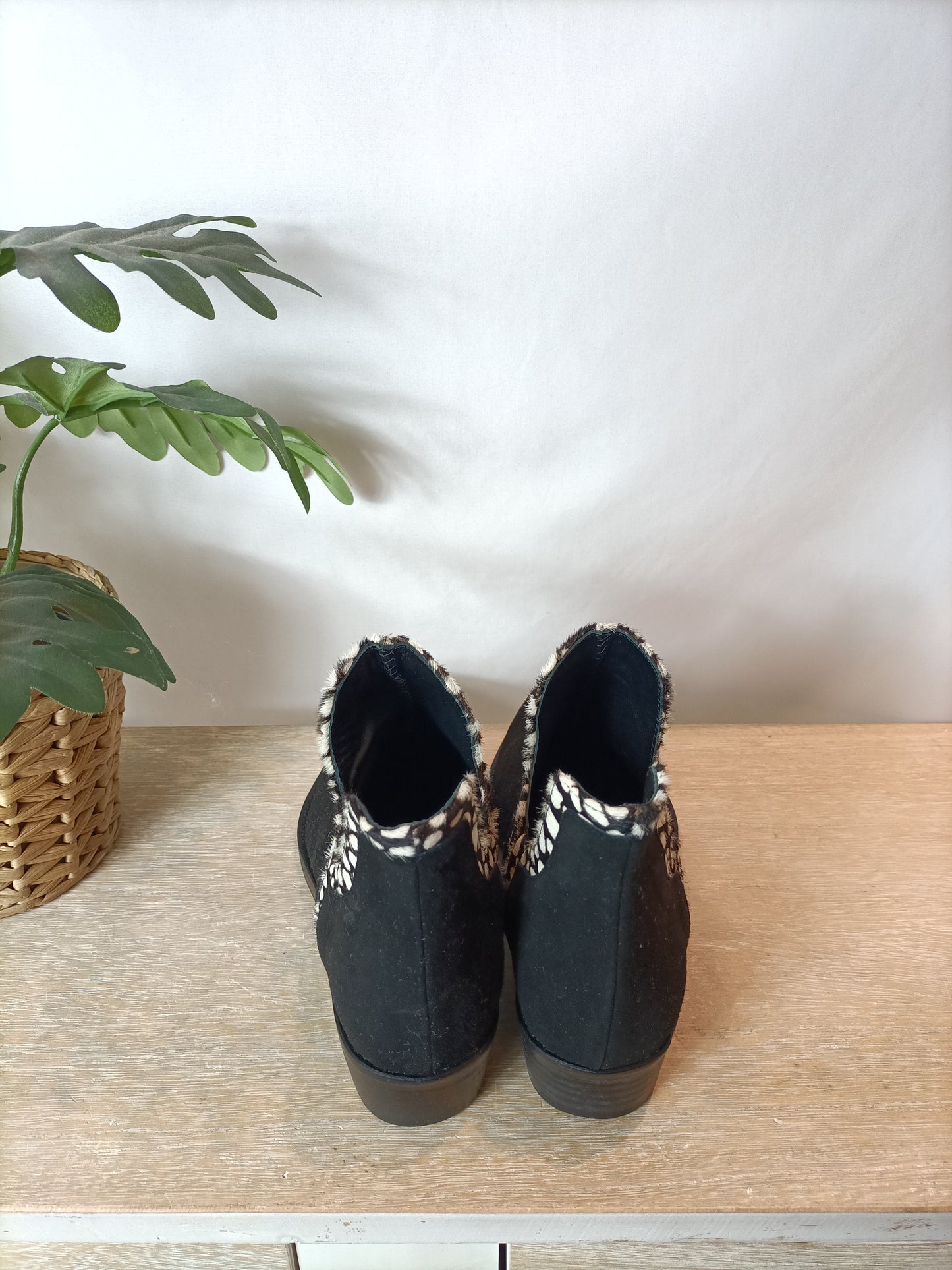 MICUIR. botines negros piel T.38