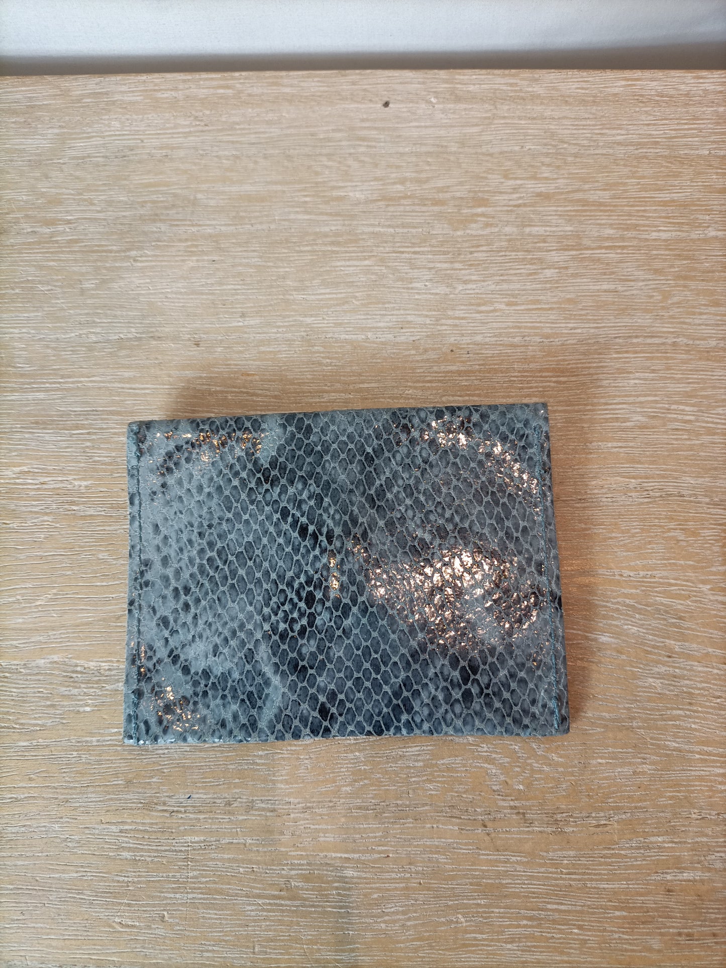 MICUIR. Blue leather print wallet