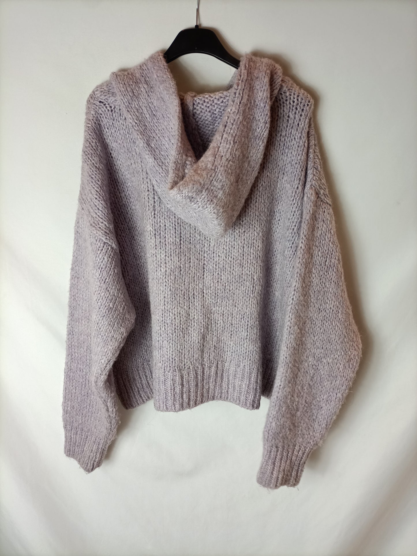 ZARA. Jersey lila capucha T.m