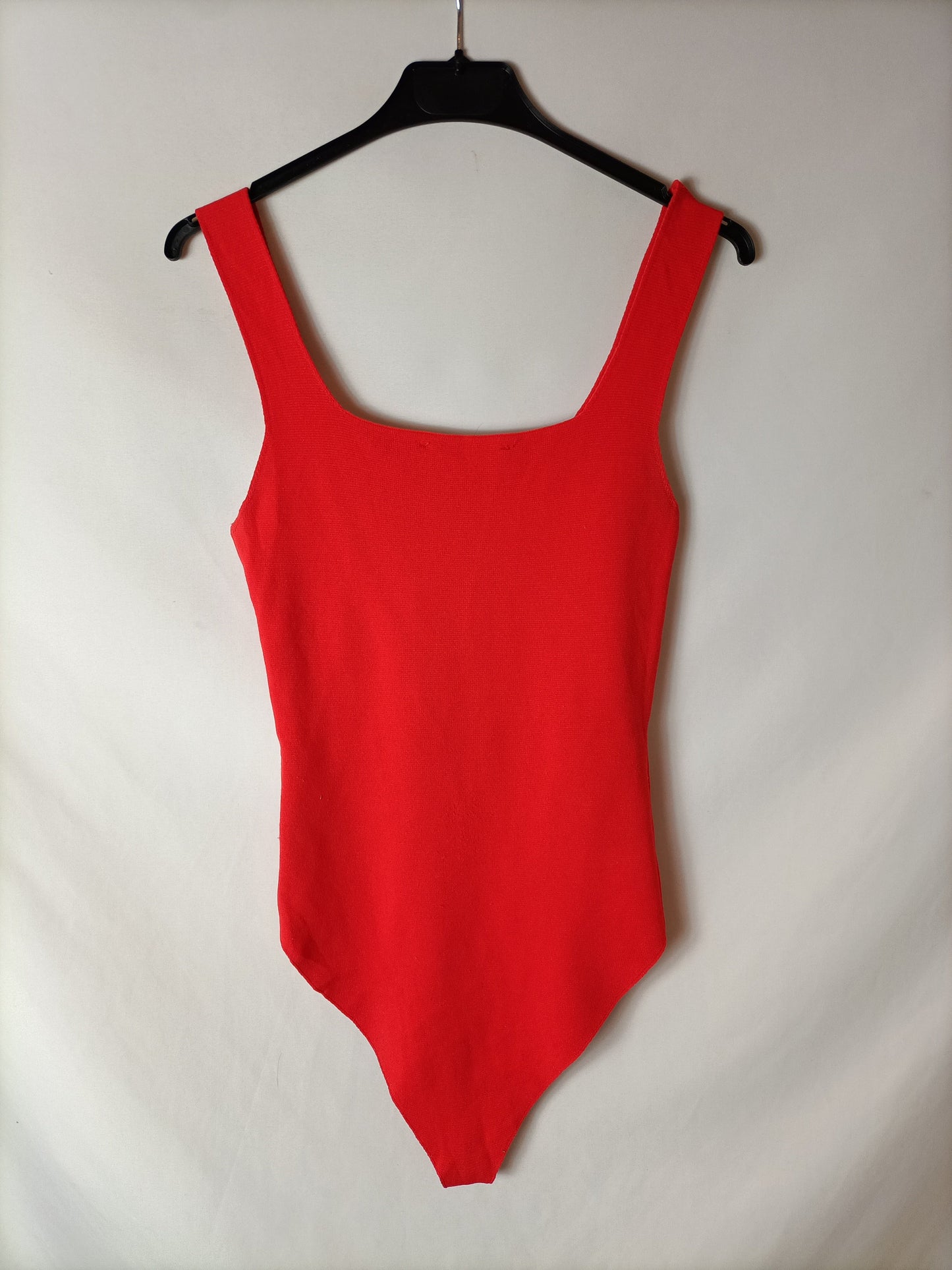 ZARA. Body rojo elástico T.s