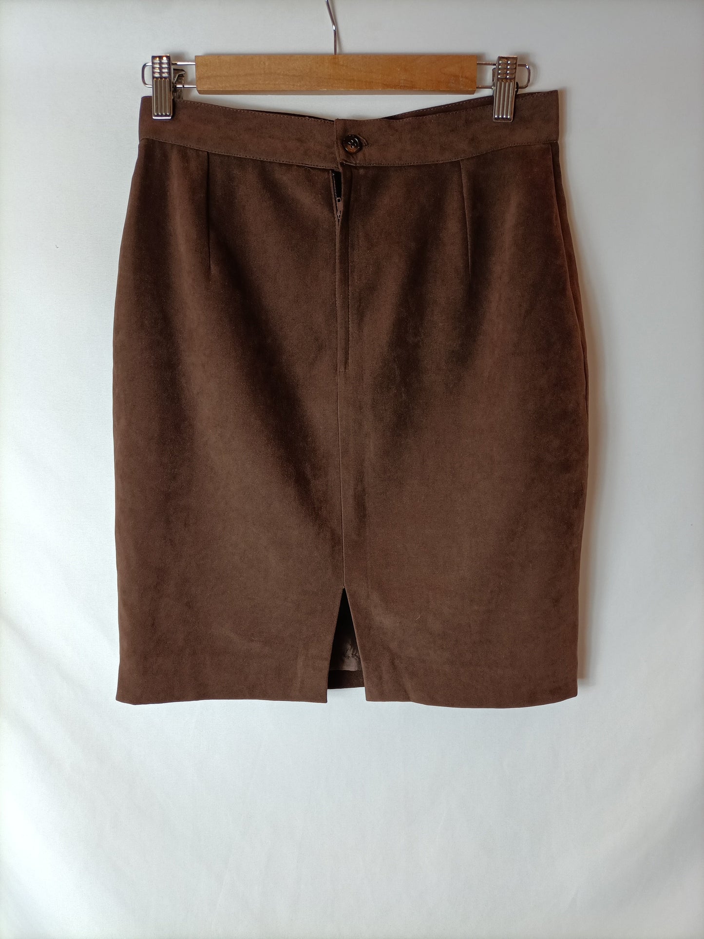 OTRAS. Falda corta marrón T.42 (34)