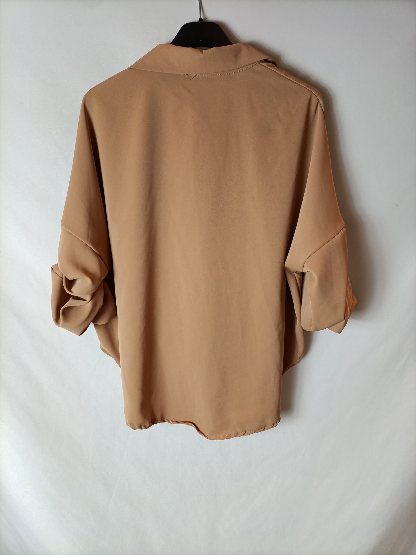 ITALIAN STYLE. Camel knotted shirt. Size 24 (xs)