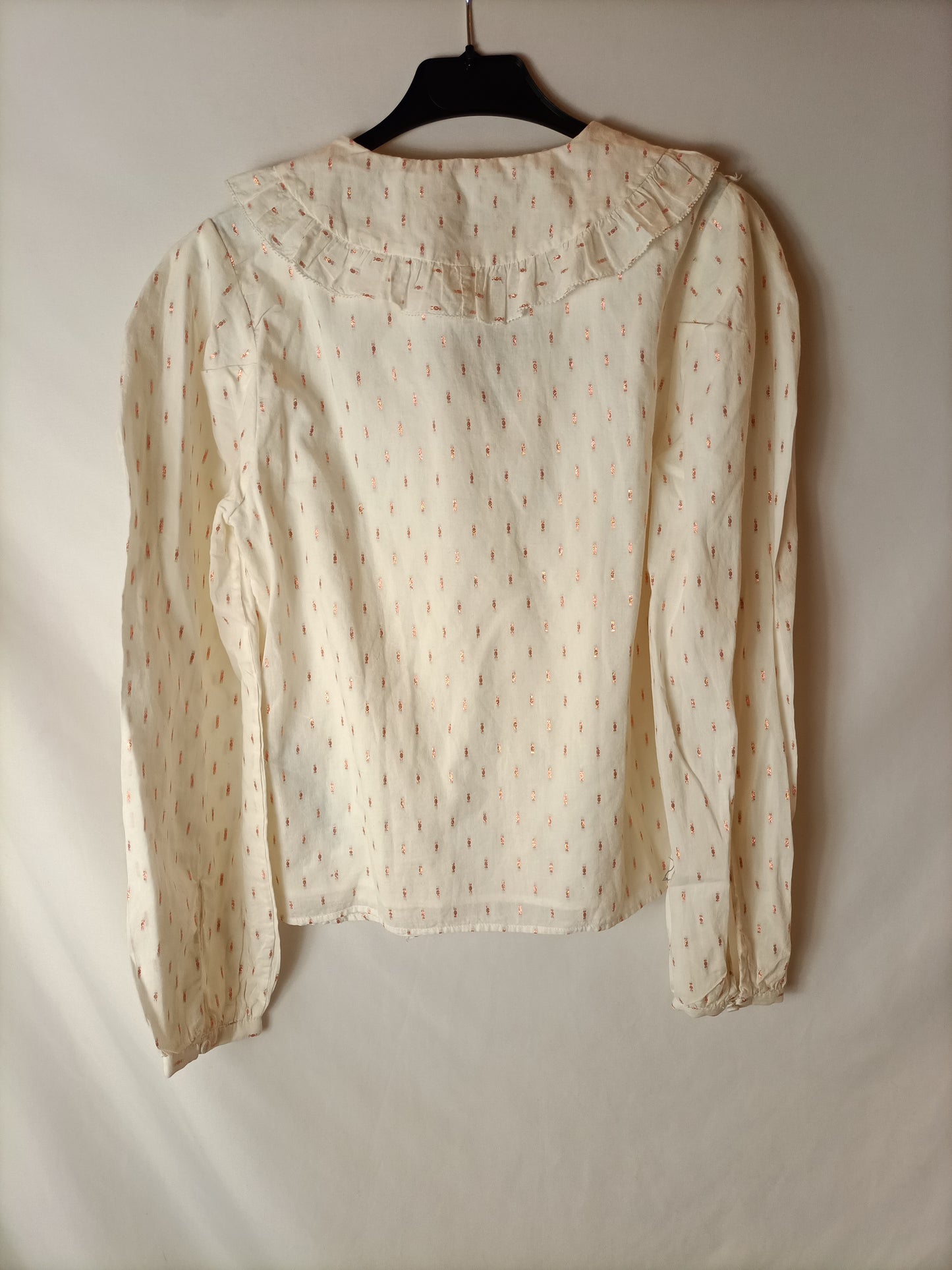 INTROPIA. White Ts thread blouse