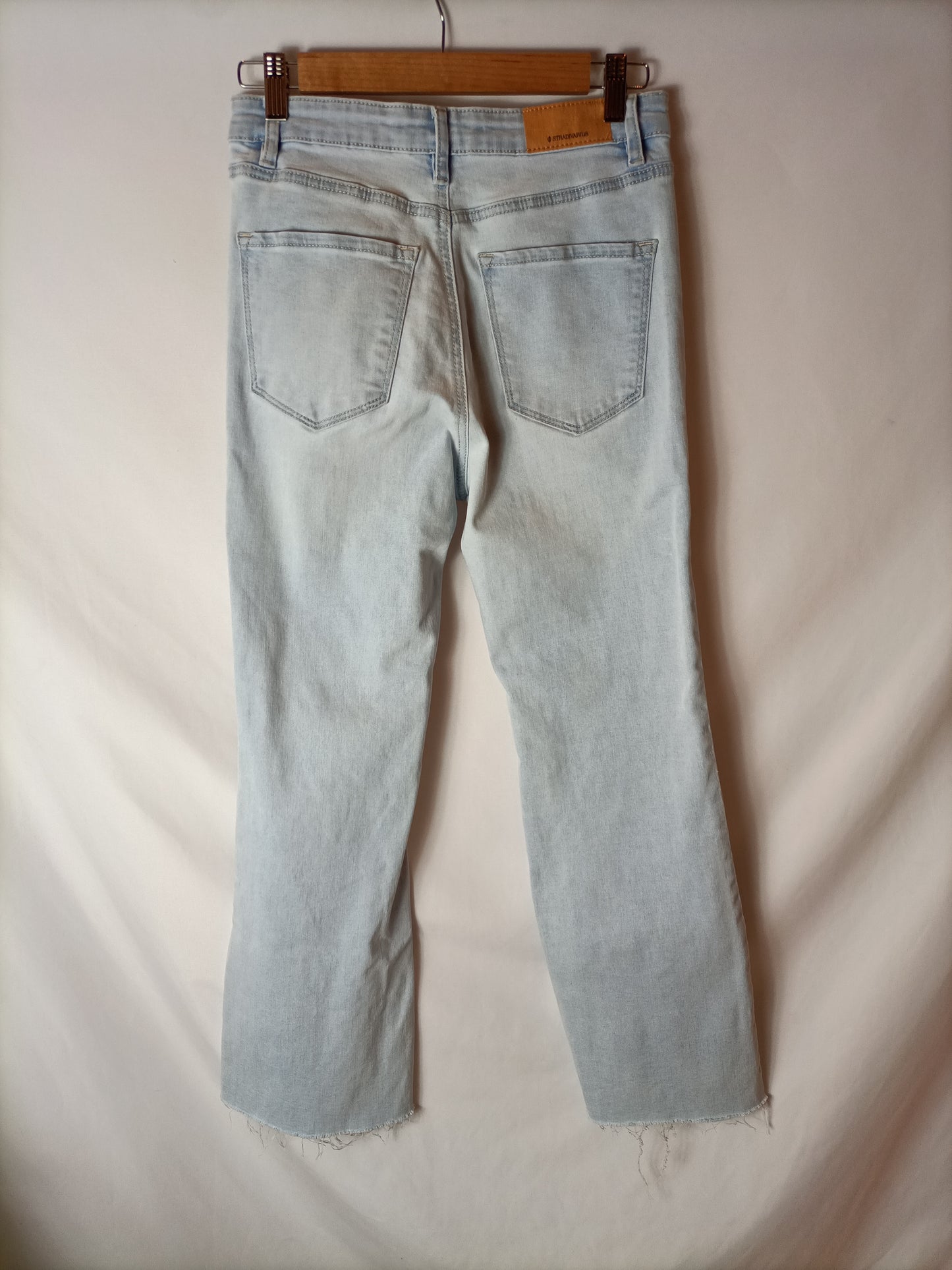 STRADIVARIUS. Light-colored flared trousers, size 40 (34)