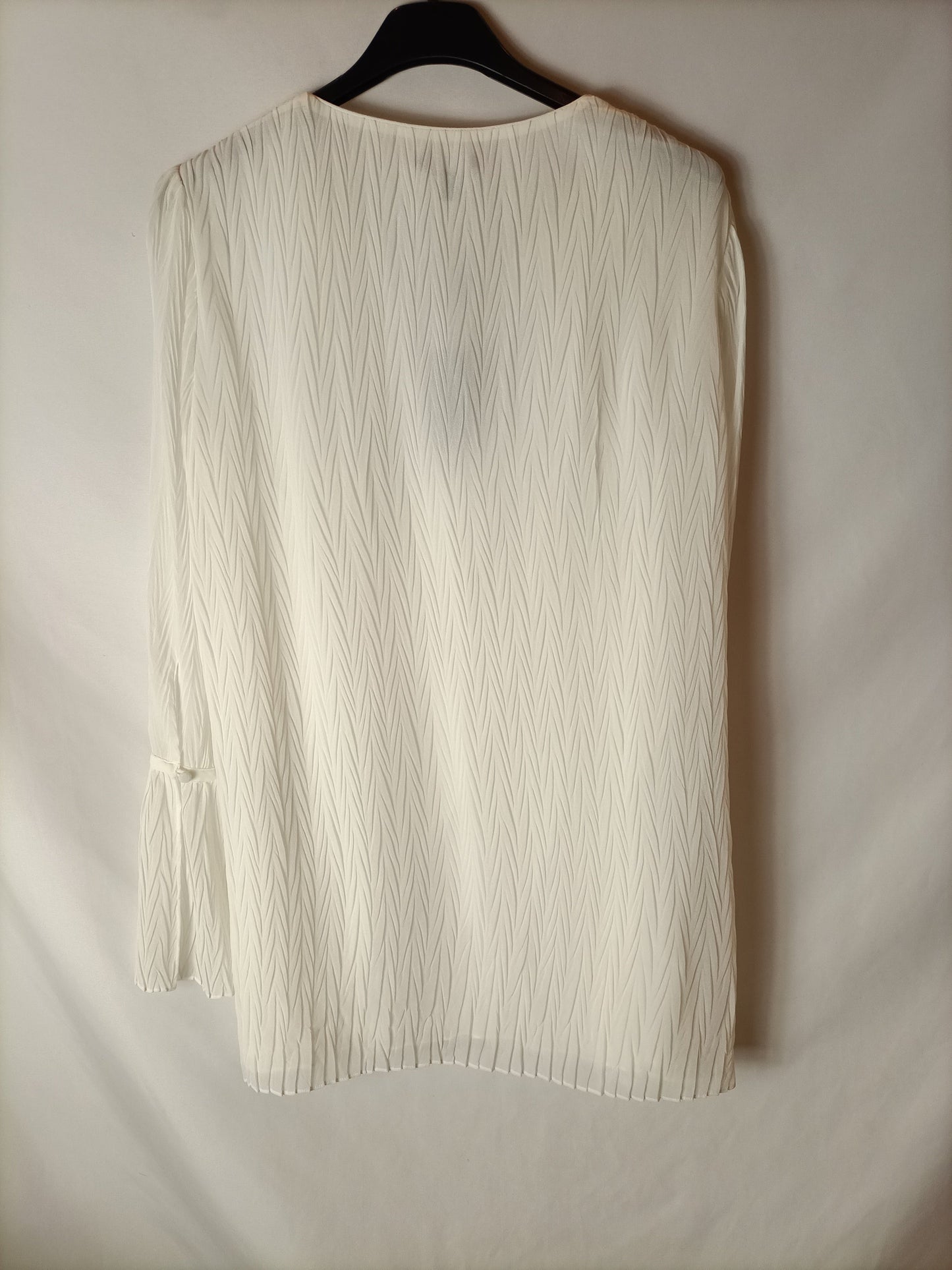 MASSIMO DUTTI. Blusa fluida blanca textura. T 38