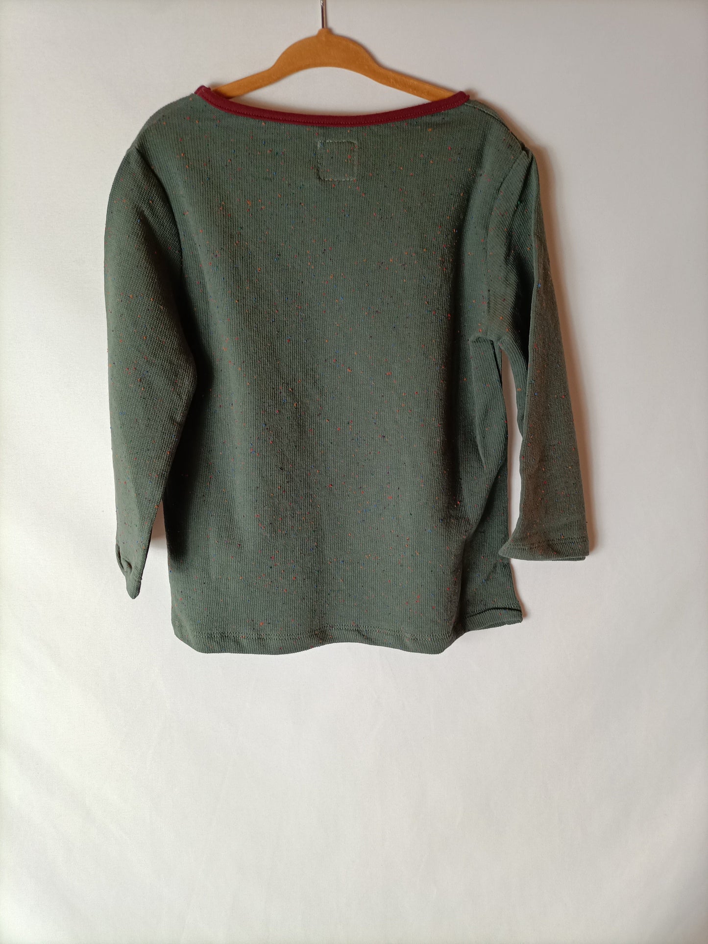 PIUETNAU. Grey thread sweatshirt. Size 2-3 years