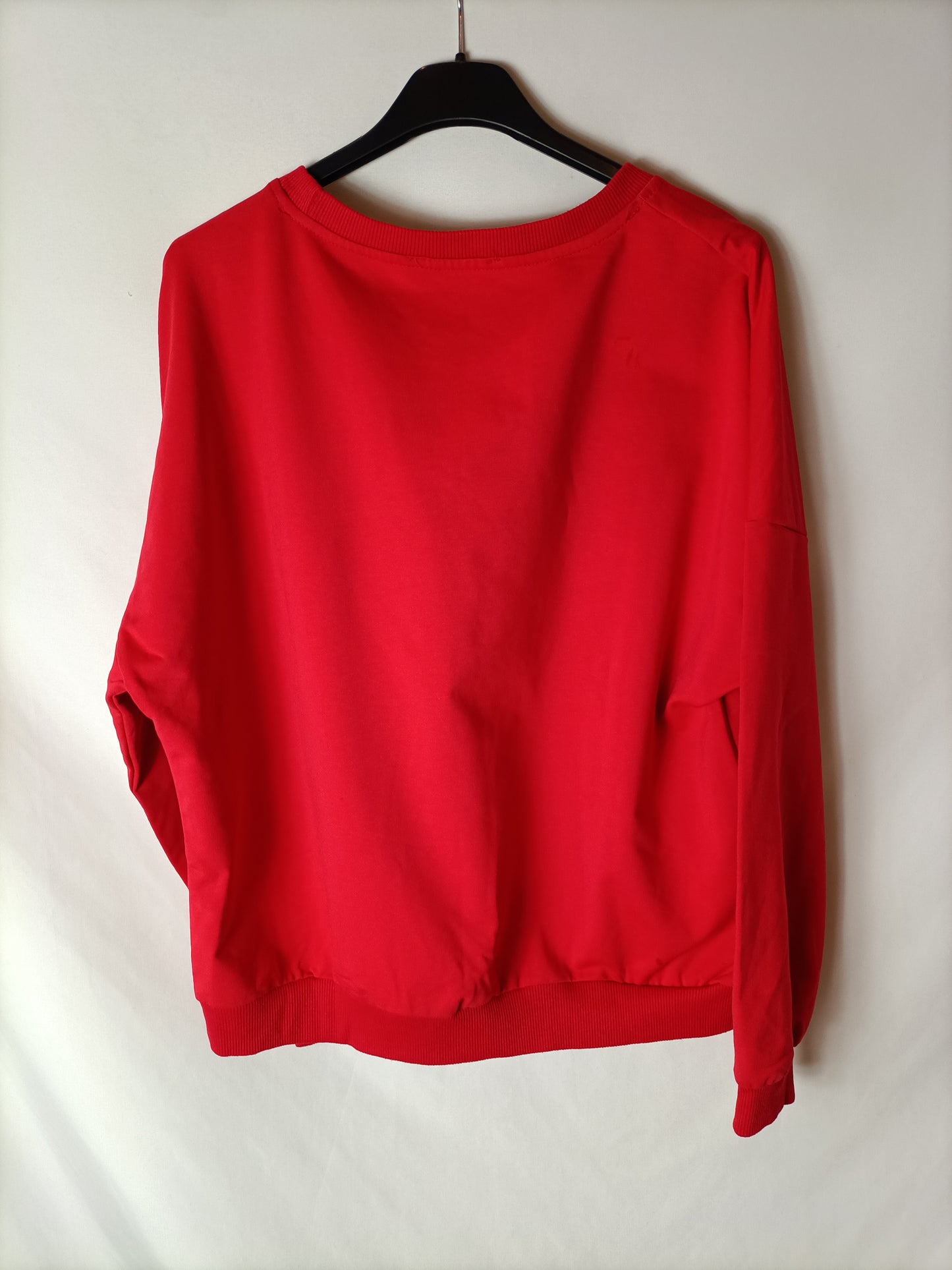 NATURAL COLLECTION. Sudadera roja letras. T S