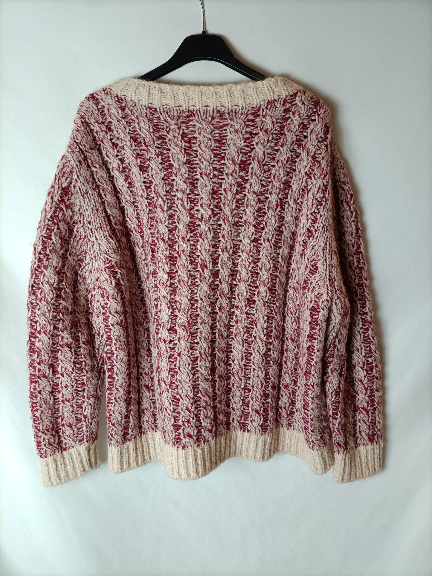 AN&BE. Two-tone cable-knit sweater. TM