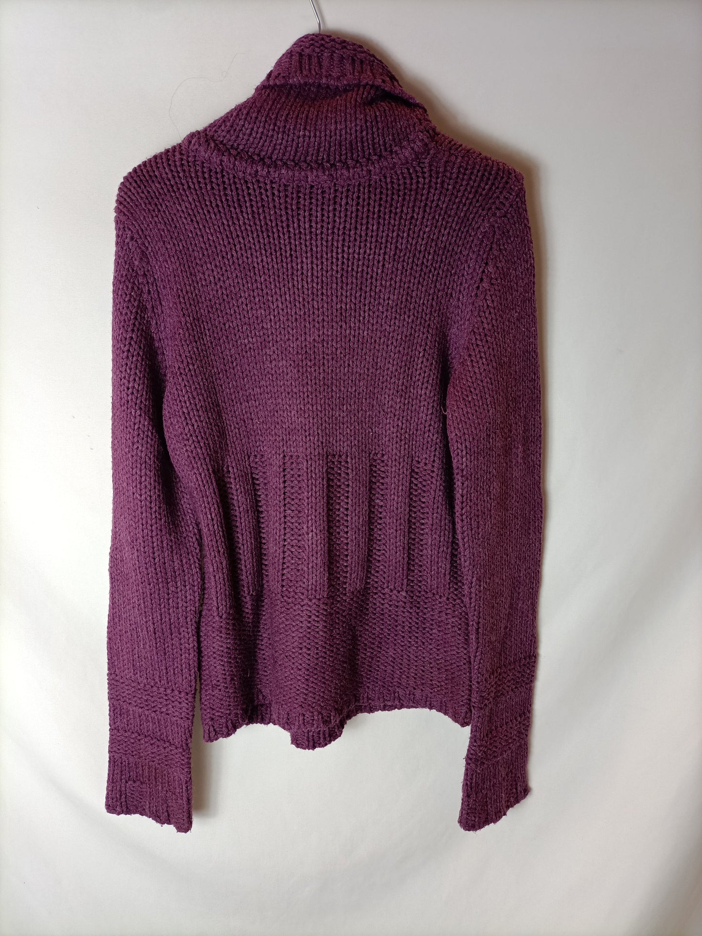 URBAN CONCEPT. Purple turtleneck sweater. Medium/Large