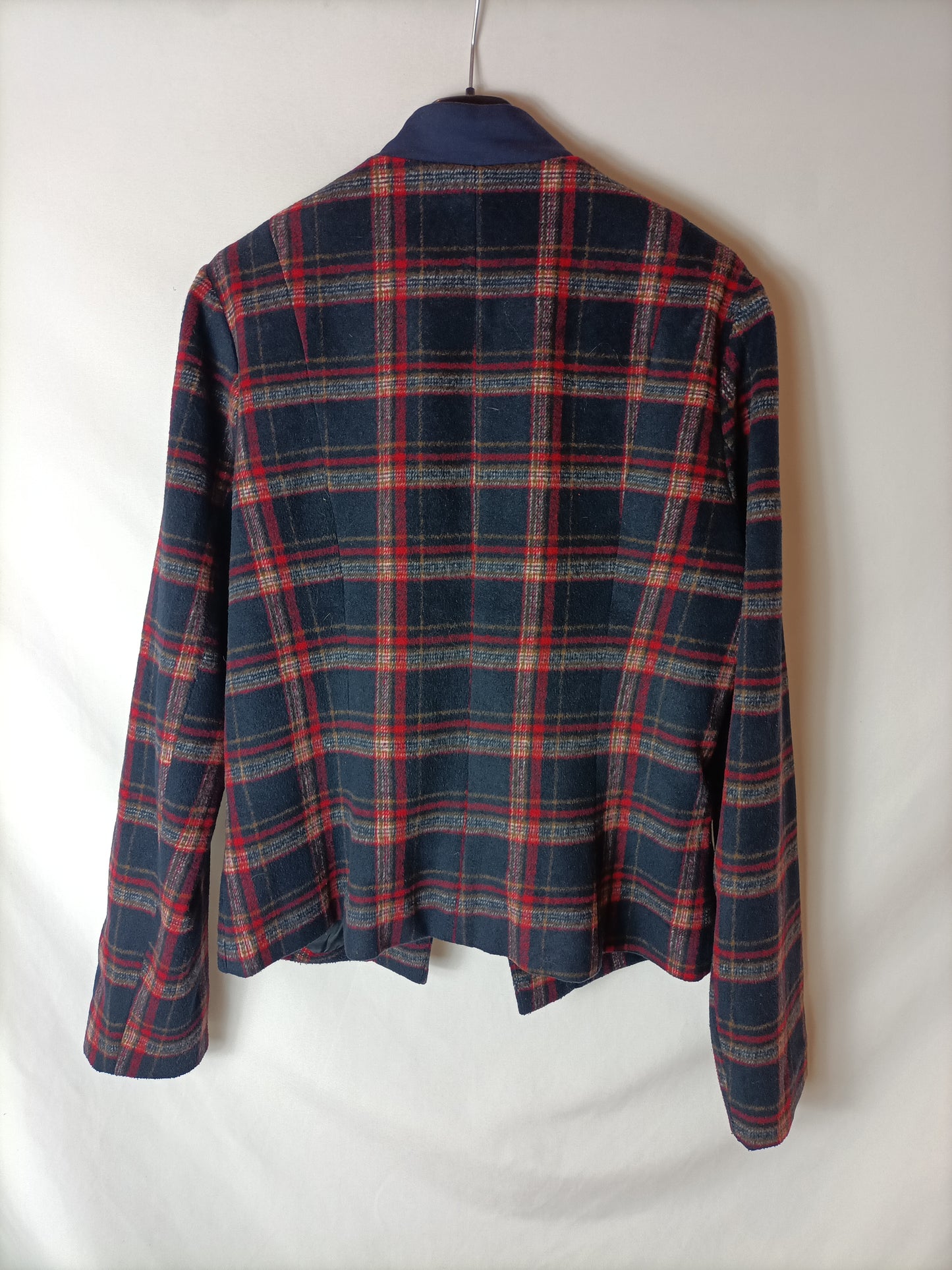 OSLEY. Checked blazer with gold detailing, size 42 (tare)