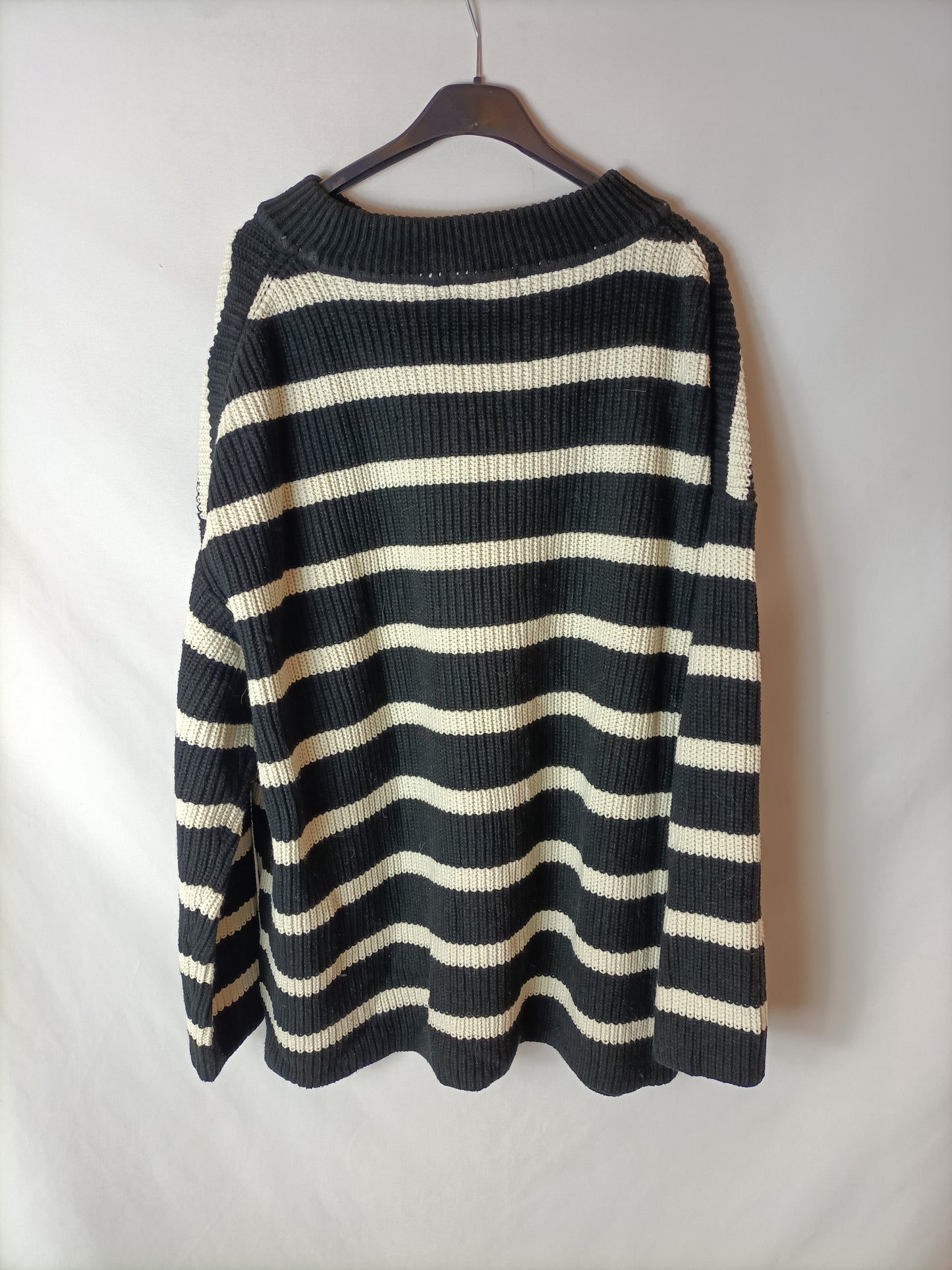 H&M. Jersey rayas negro y beige T.l