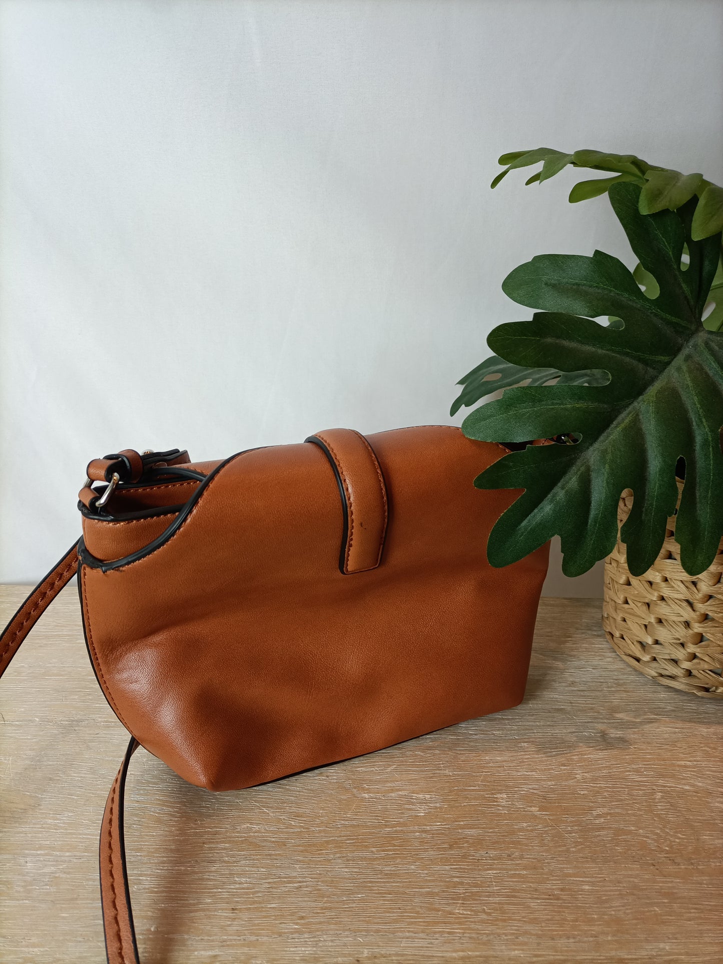 ZARA. Bolso bandolera camel