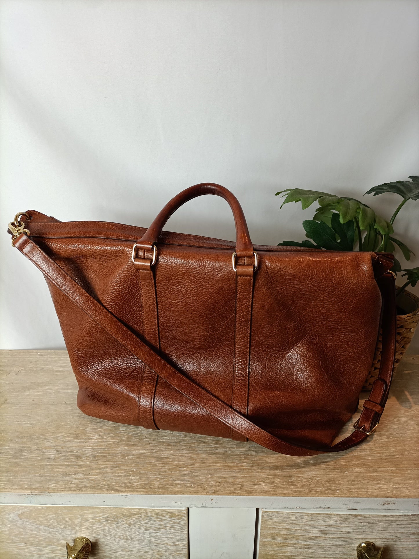 BIMBA Y LOLA. Bolso piel marrón