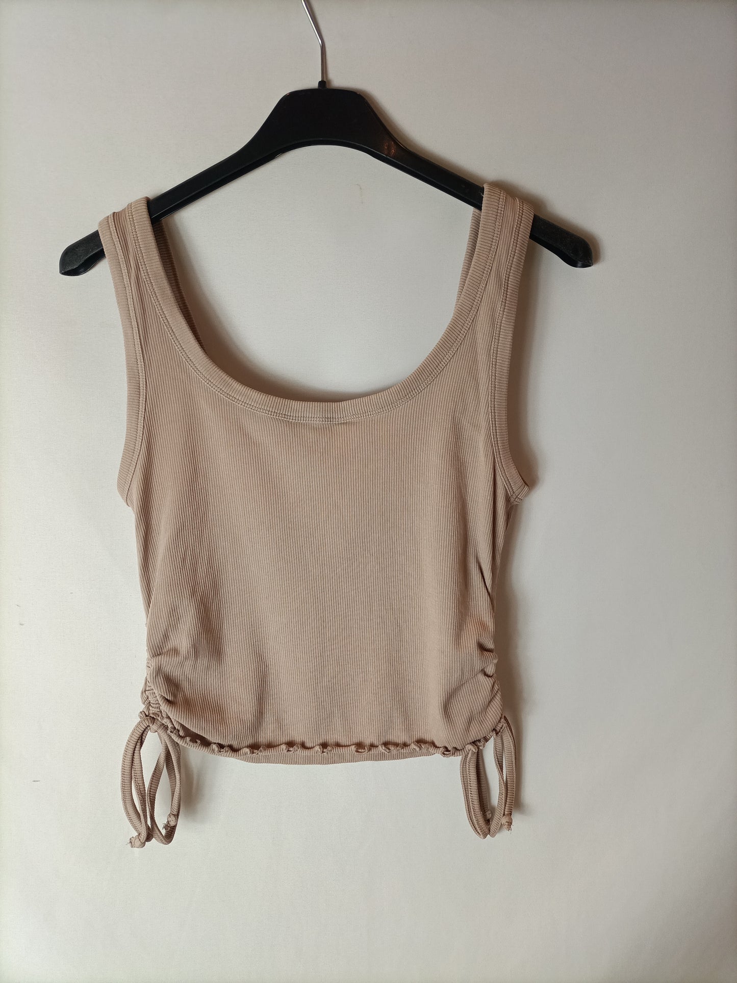 NEW LOOK. Beige ribbed top T.38