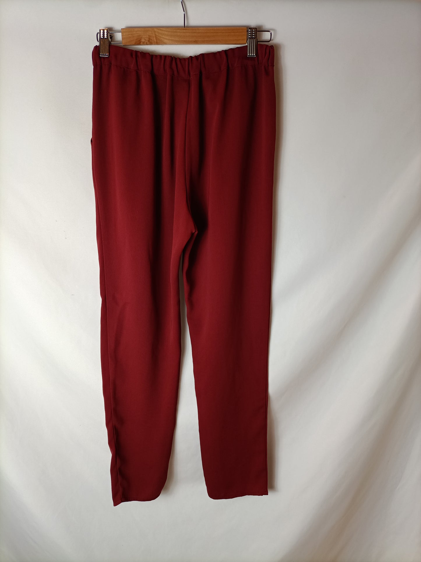 LEFTIES. Flowy burgundy trousers, size 36