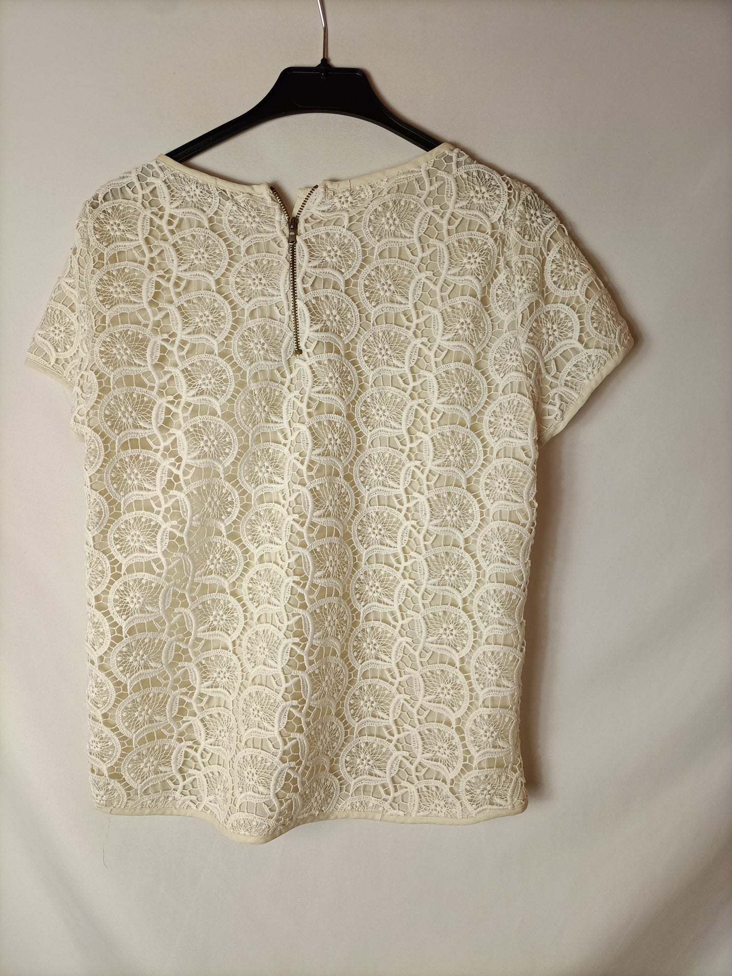 ZARA. Beige lace top TM