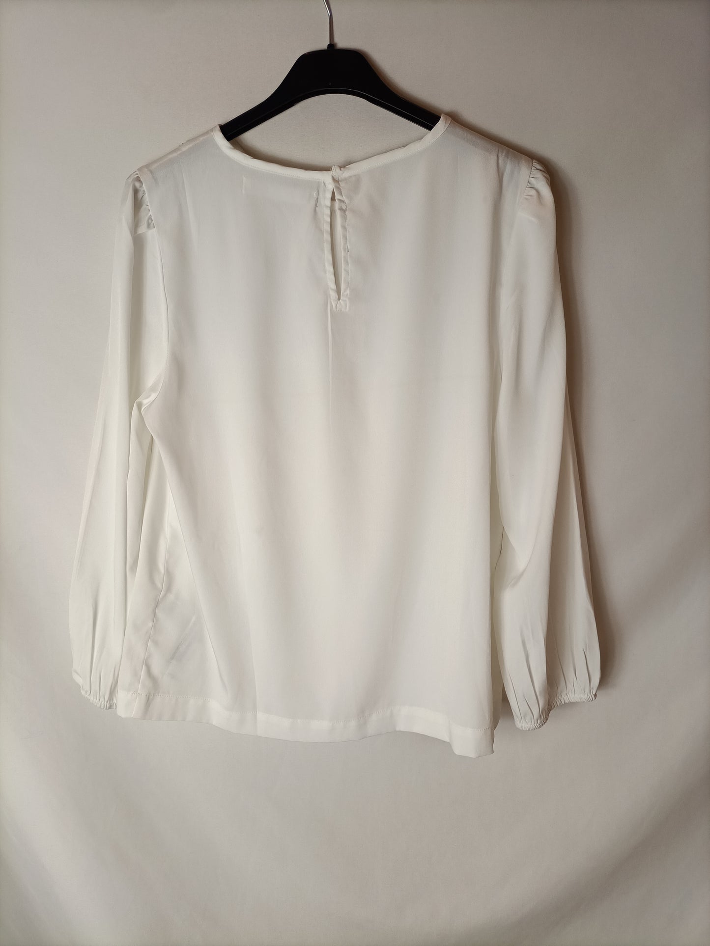 SFERA. Blusa blanca fluida. T S