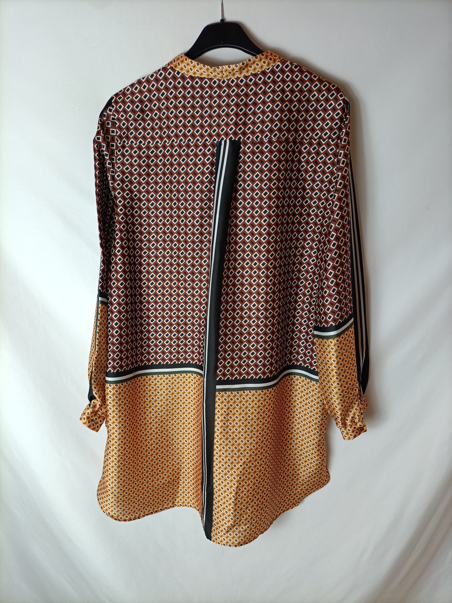 ZARA. Blusa oversized estampado geométrico. T S