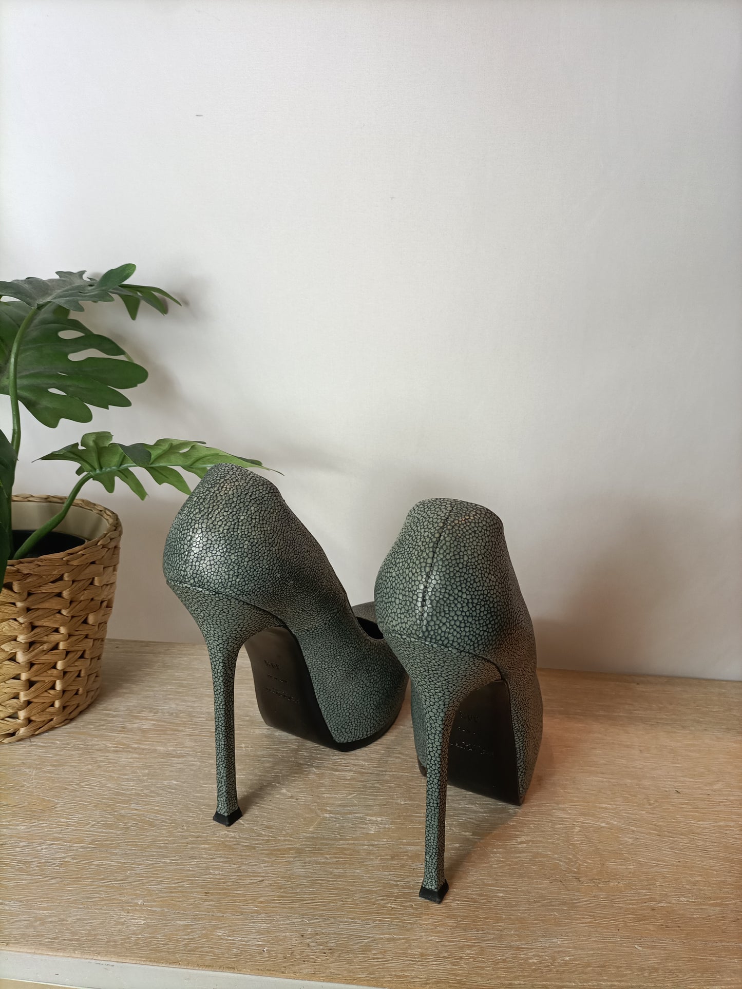 SAINT LAURENT. Printed platform heels. Size 39.5