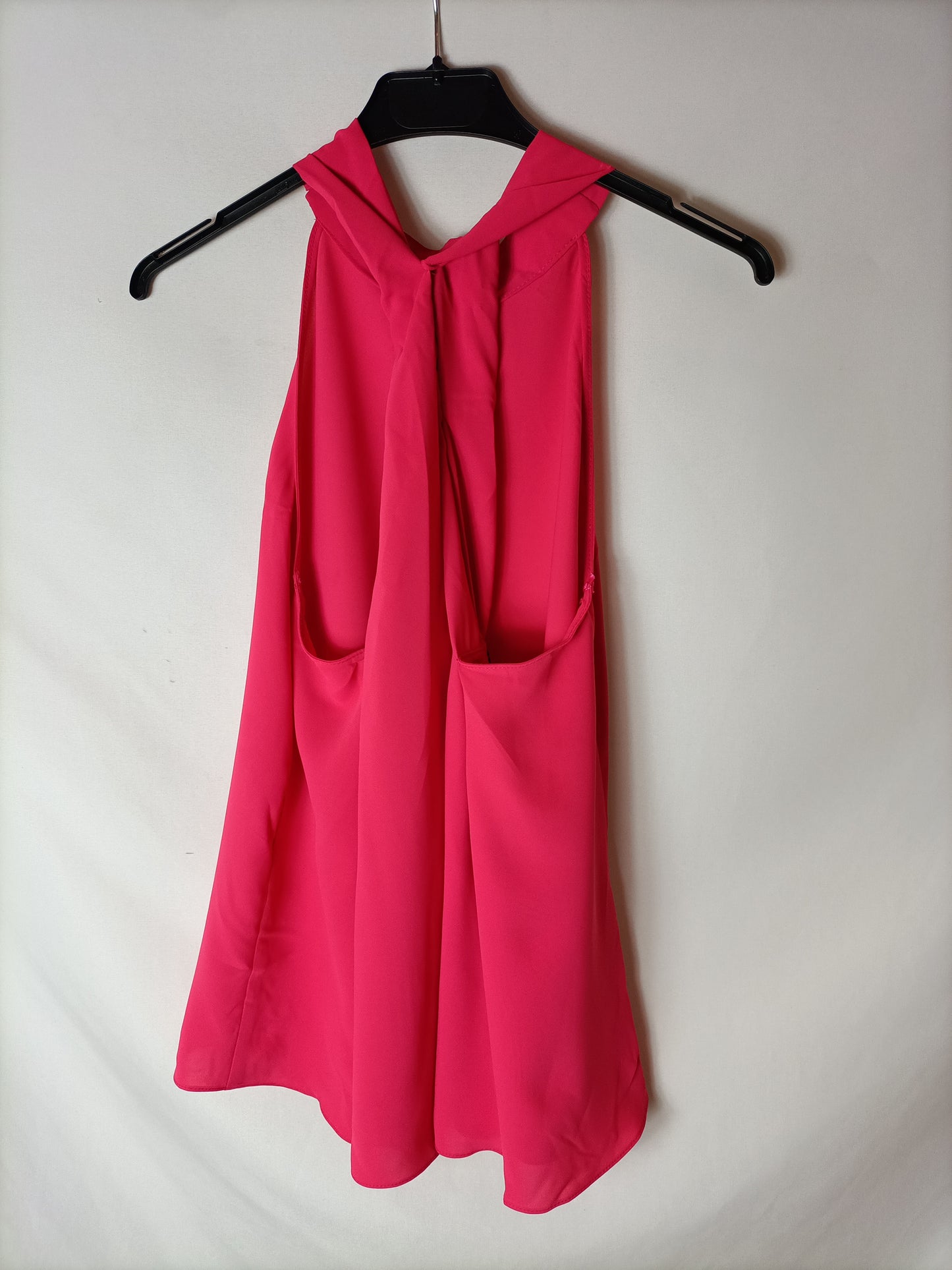 ZARA. Fuchsia pink halterneck top. TM