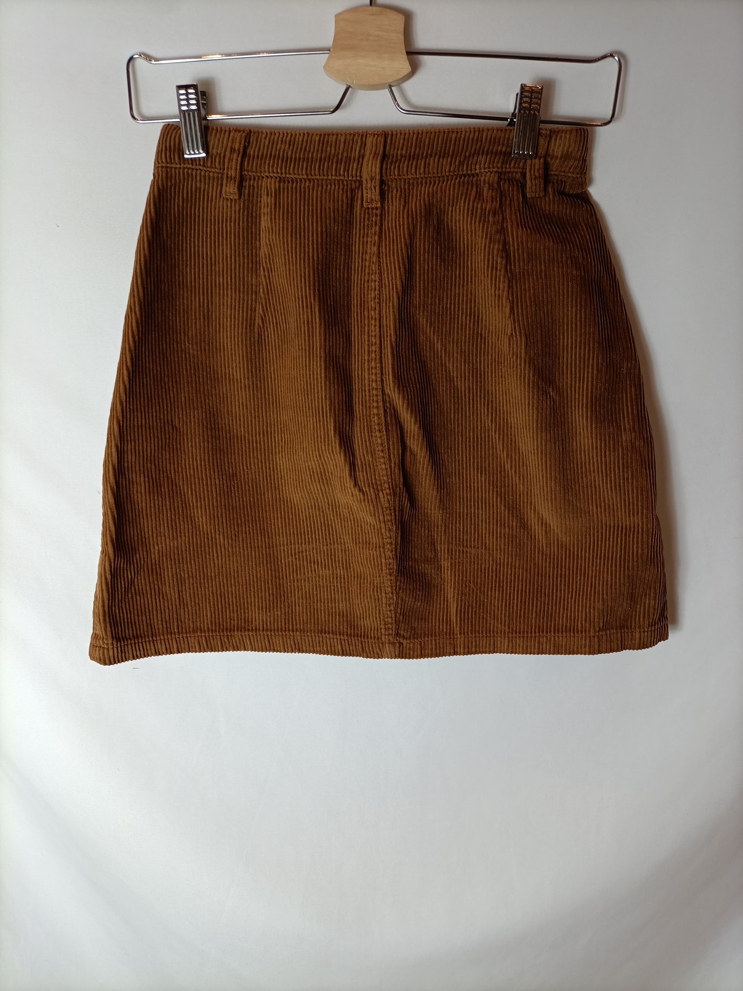 STRADIVARIUS. Falda pana botones T.34