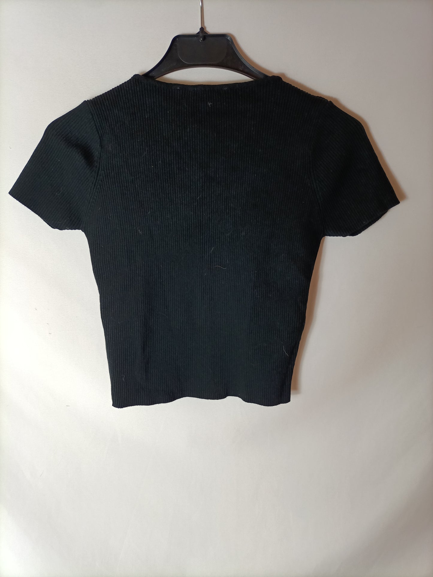 ZARA. Top negro canalé asimétrico. T S