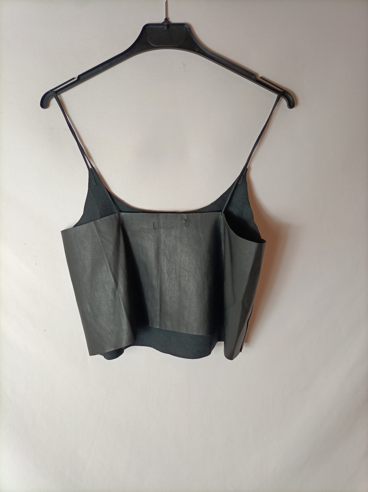 LEFTIES. Croptop efecto piel. T S