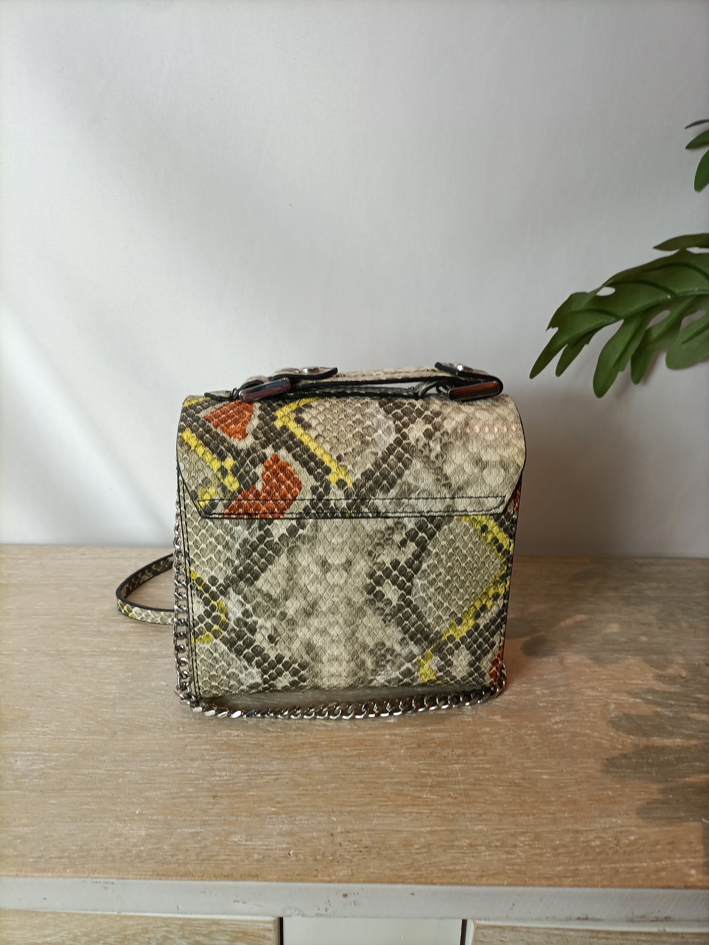 ZARA.bolso rígido animal print