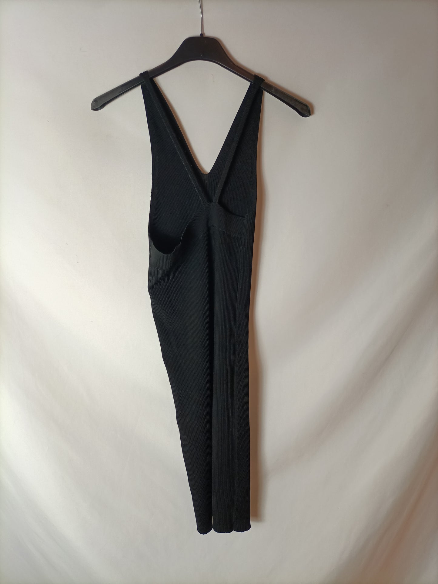 ZARA. Vestido negro canalé ajustado. T S