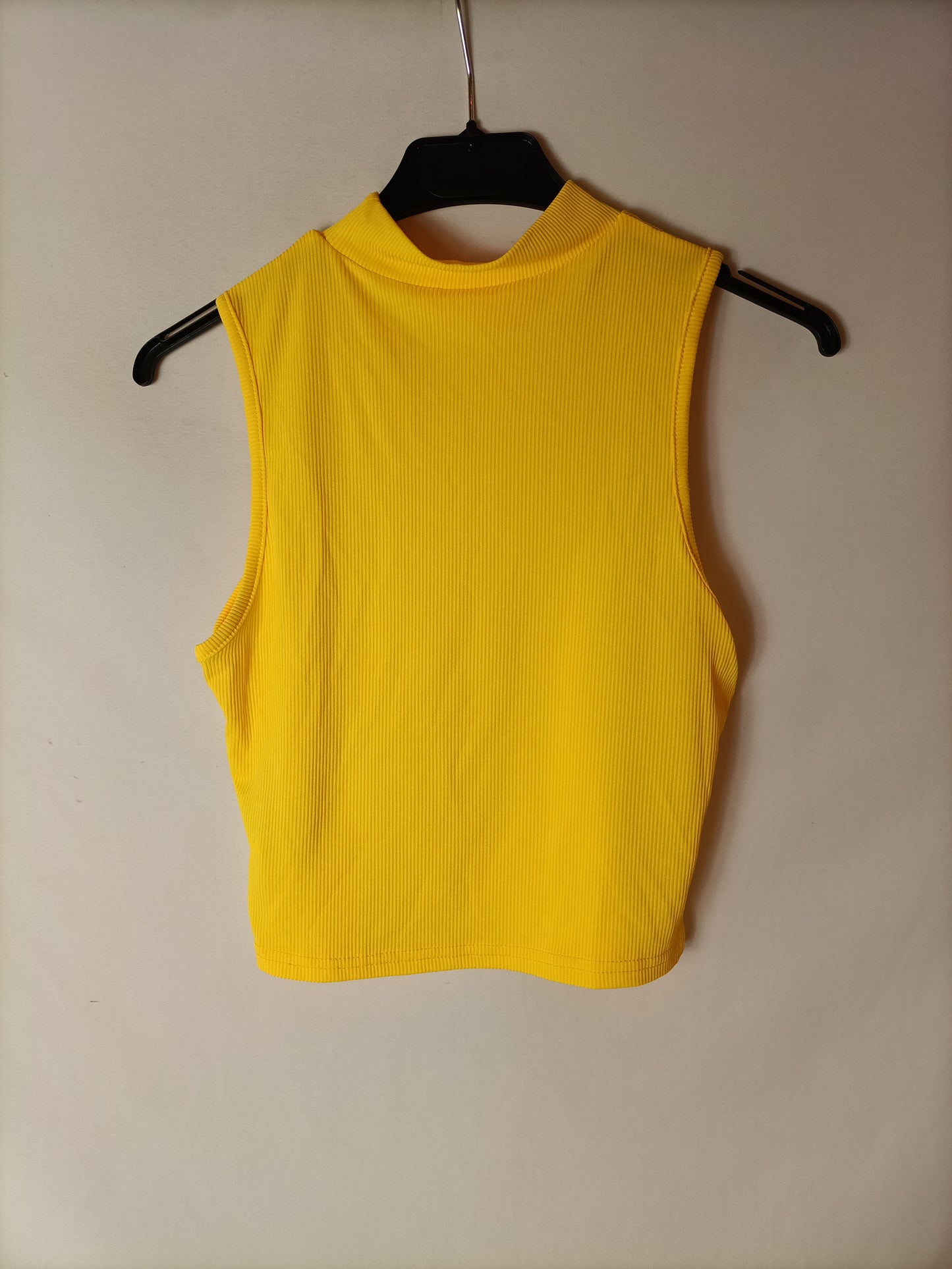 SHEIN. Top amarillo canalé T.xs