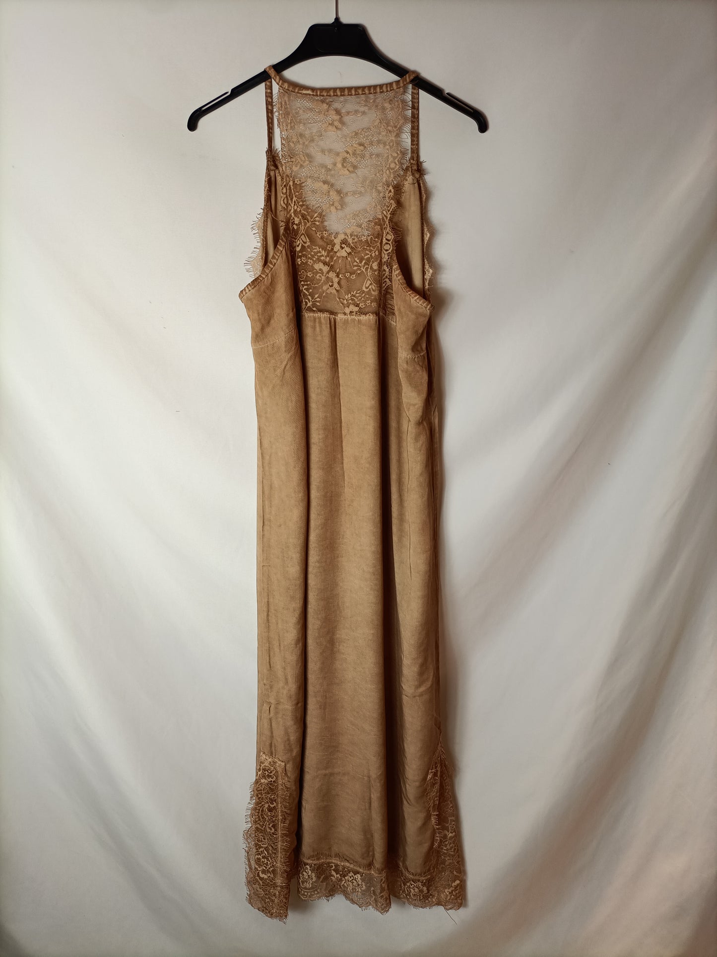 OTHERS. Light brown lace midi dress. TM/L