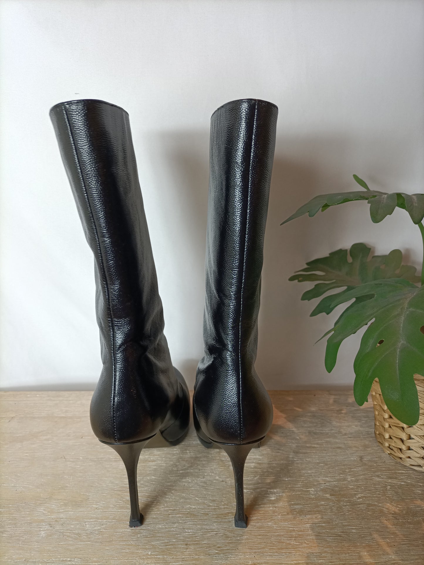 SAINT LAURENT. Black inner platform boots. T 38.5