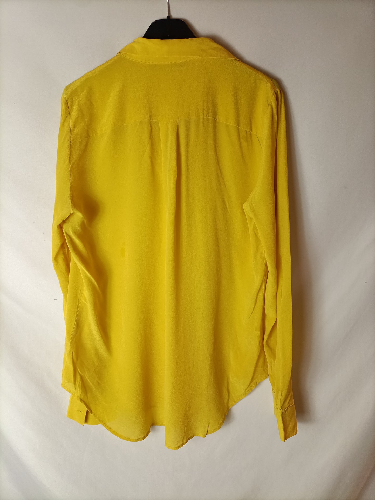ZARA. Blusa amarilla fluida T.l