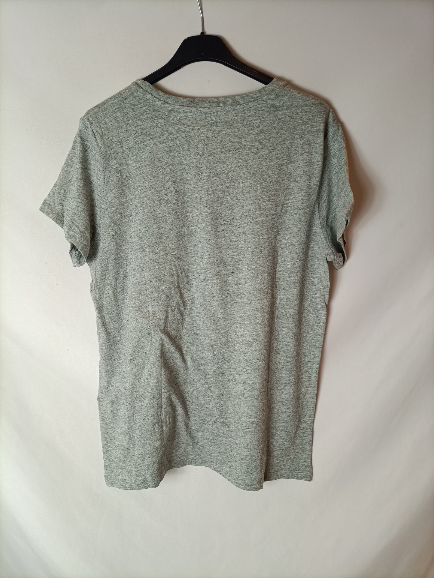 LEVI'S. Camiseta gris logo T.m