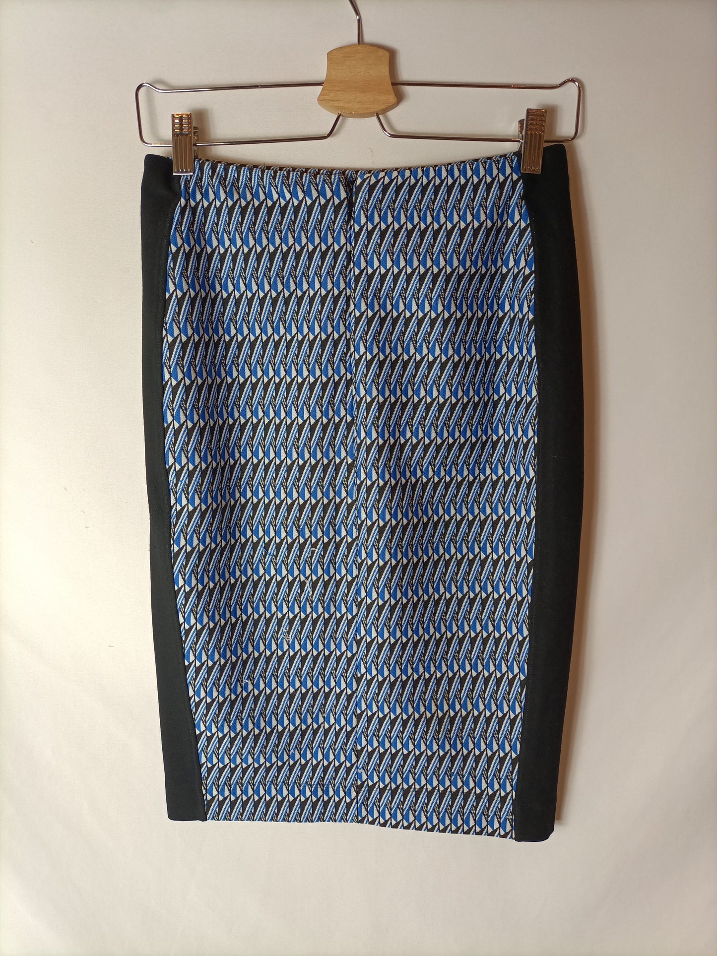 PINKO. Geometric pattern pencil skirt. Size 38