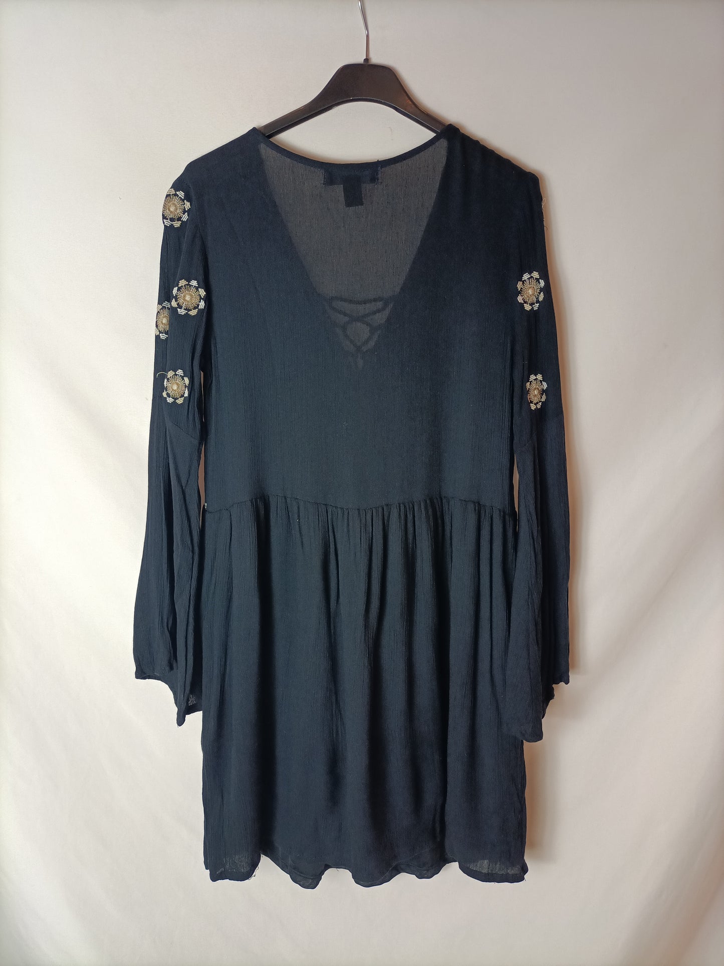 PRIMARK. Vestido corto bordado T.38