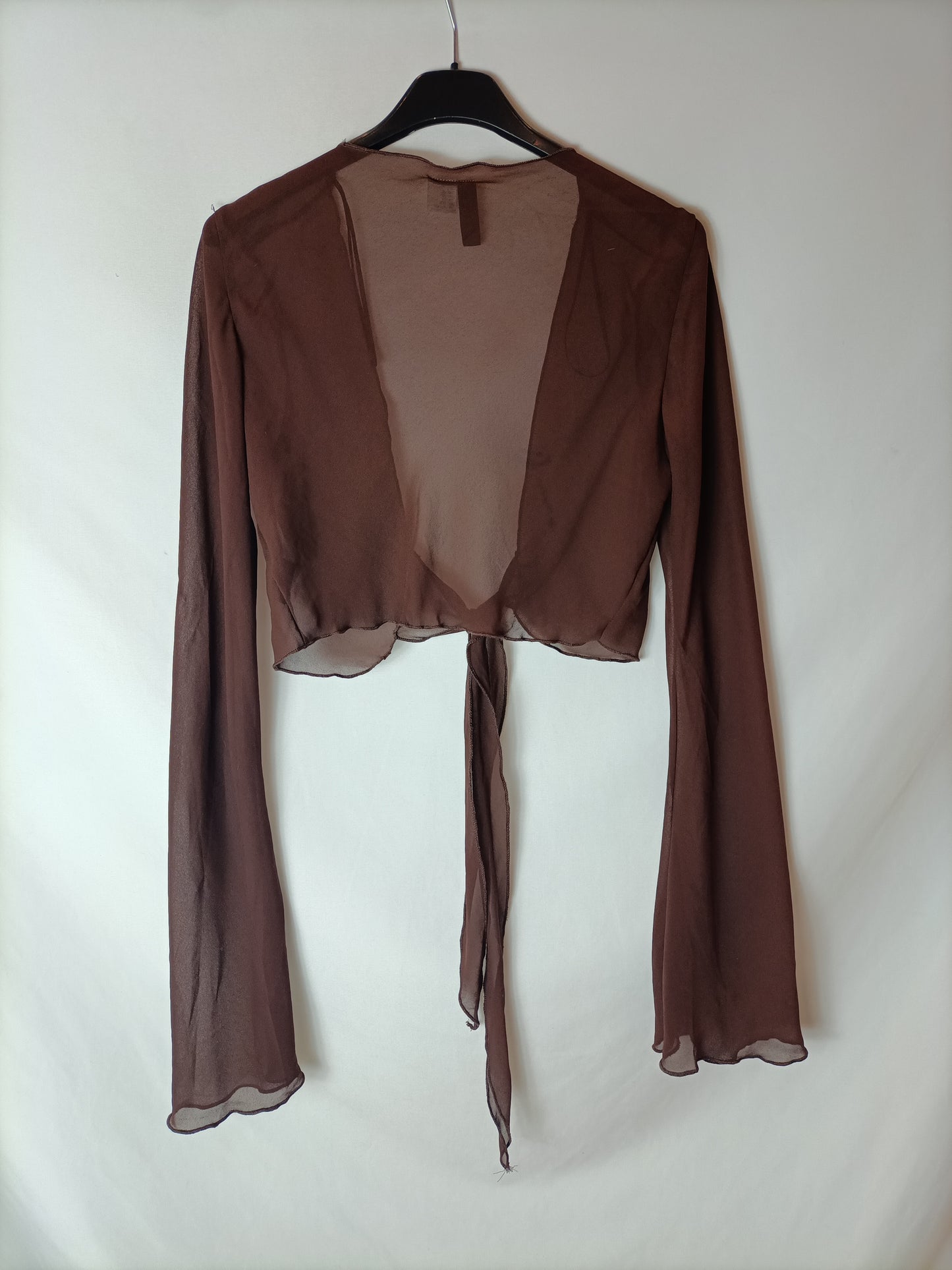 H&M. Top marrón lazada T.xs
