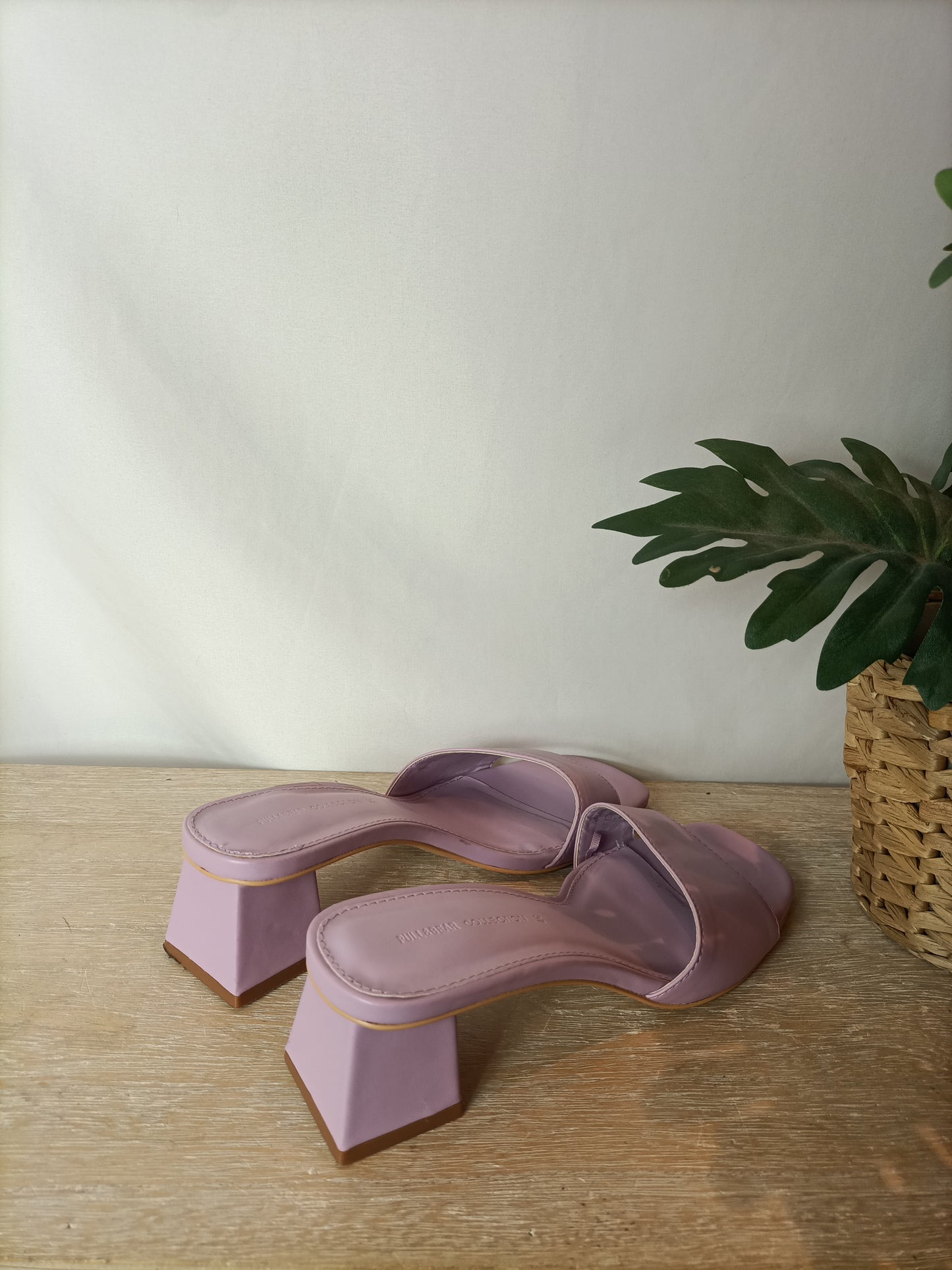 PULL&BEAR. Lilac sandal with heel size 37