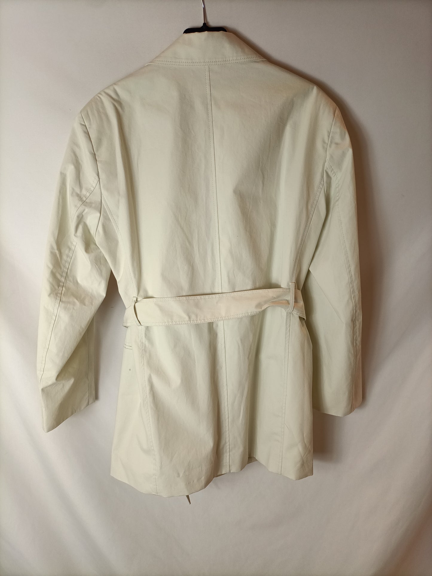 MANGO. Beige jacket with Ts belt