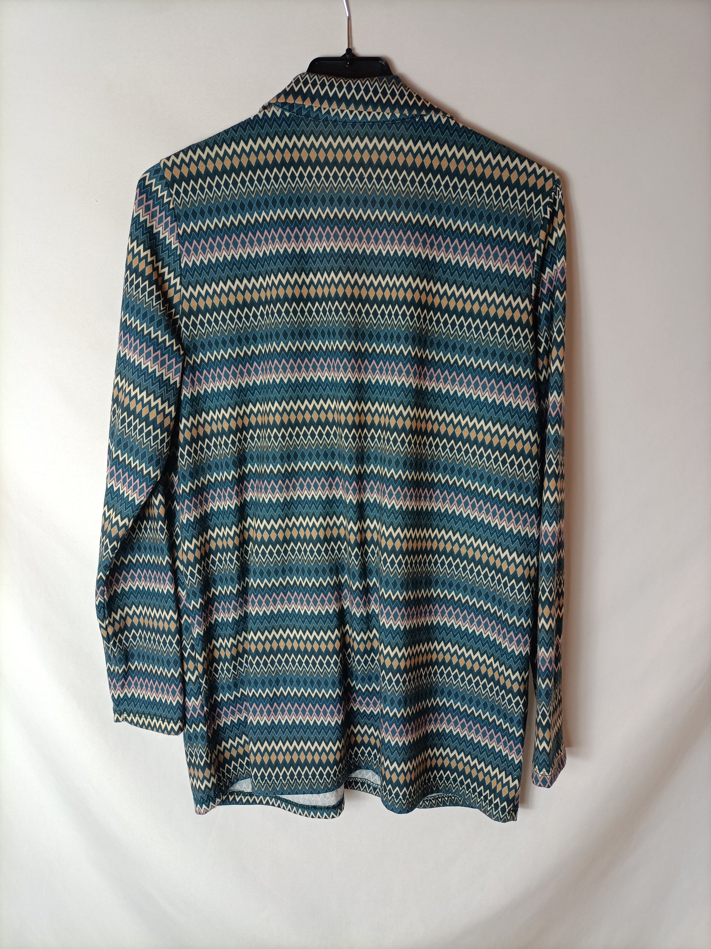 OTHERS. Over a printed shirt. Sizes s/m