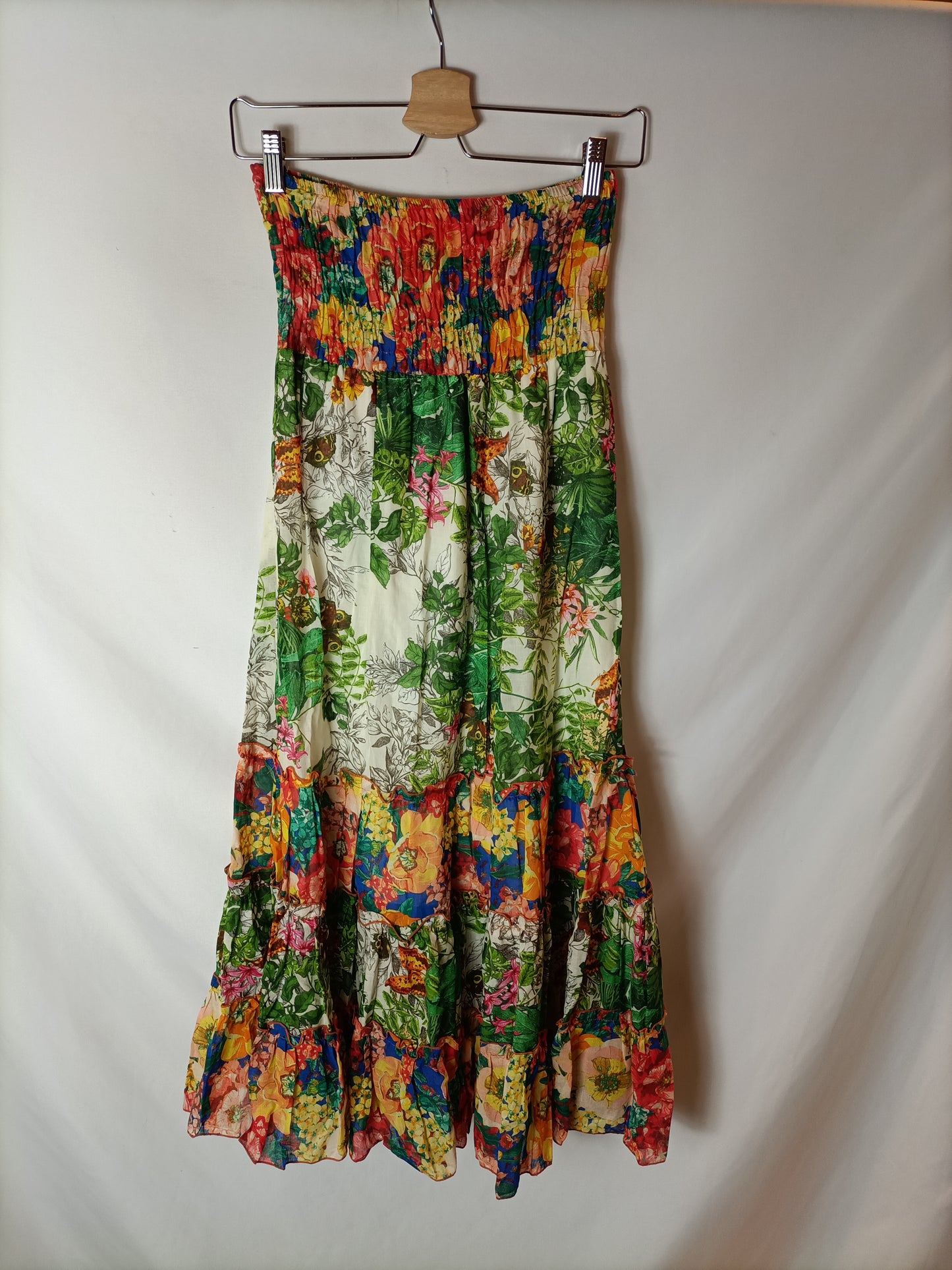 C&A. Falda larga flores. T 36