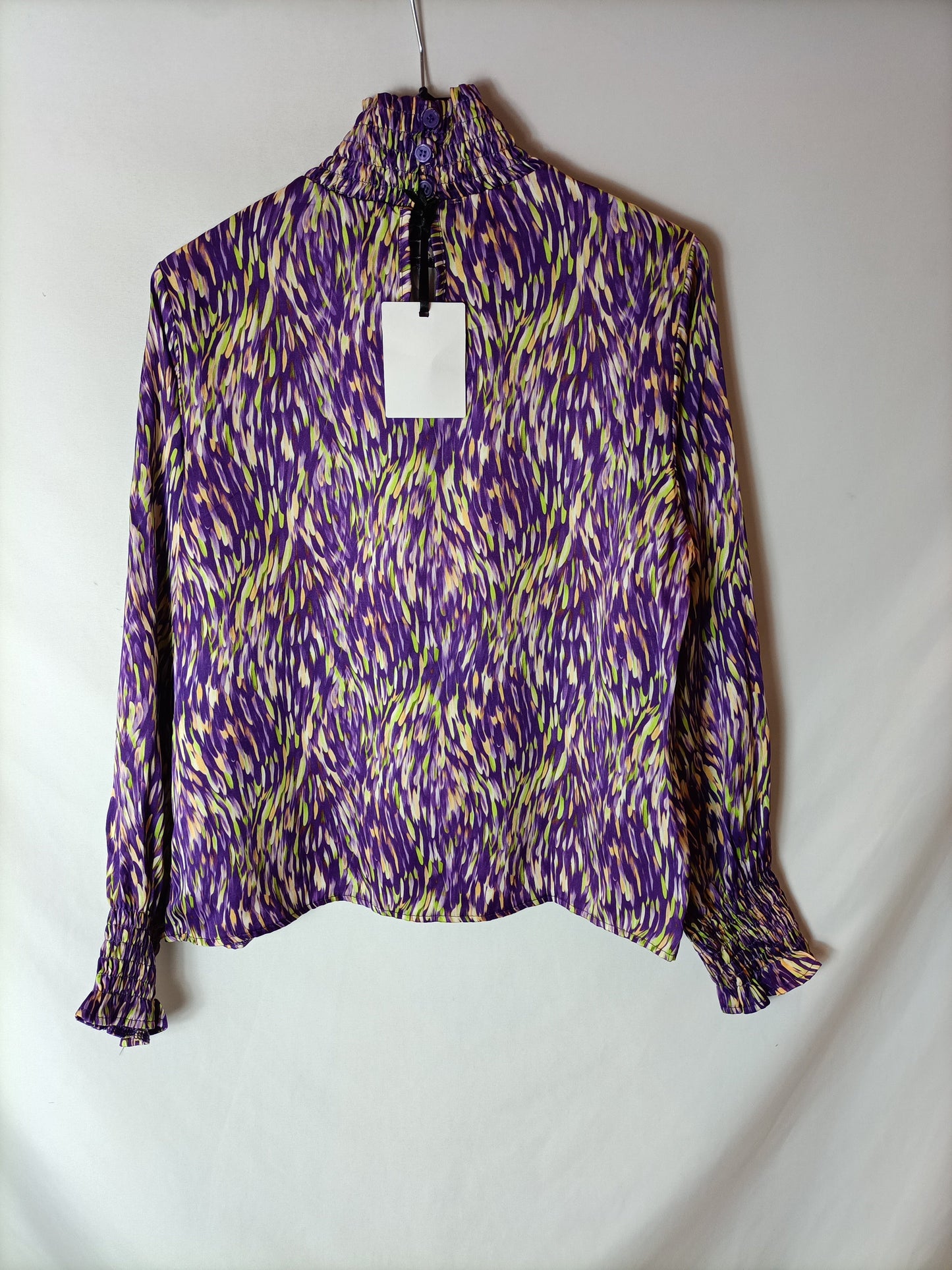 BASYCO JEREZ. Blusa morada estampada. TU (S)