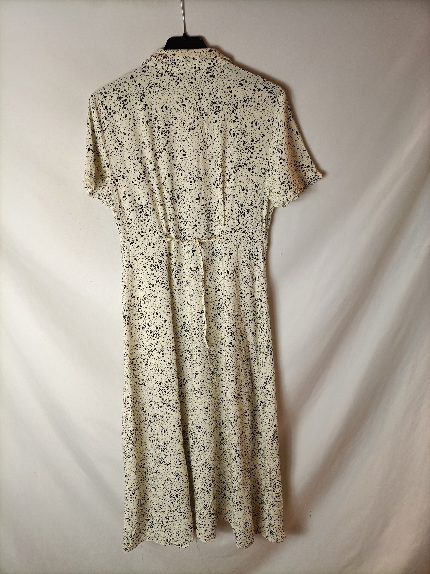 STRADIVARIUS. Vestido beige estampado T.l