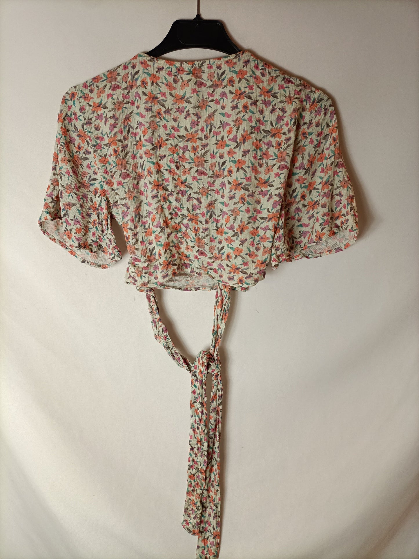 PULL&BEAR. Croptop flores T.m