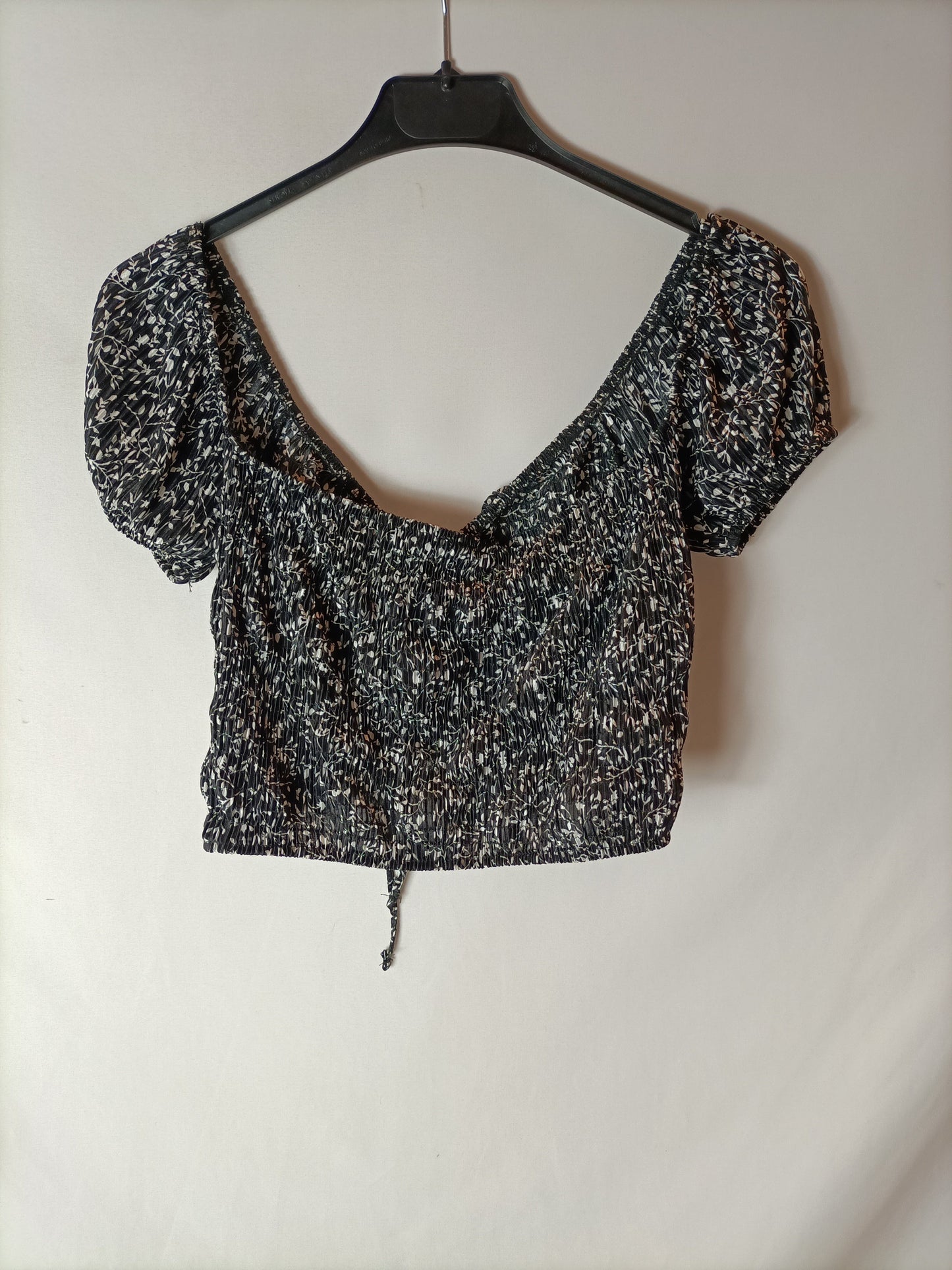 PULL&BEAR. Top flores nido de abeja T.m