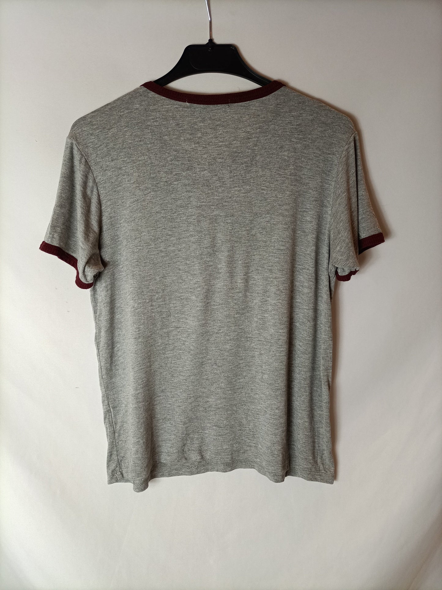 PULL&BEAR.camiseta gris T.m