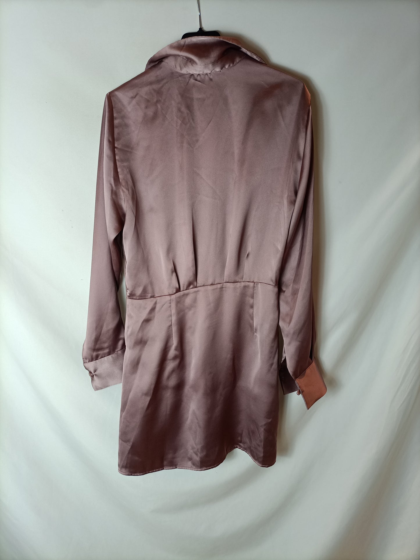 ZARA. Vestido corto satinado. T XS (tara)