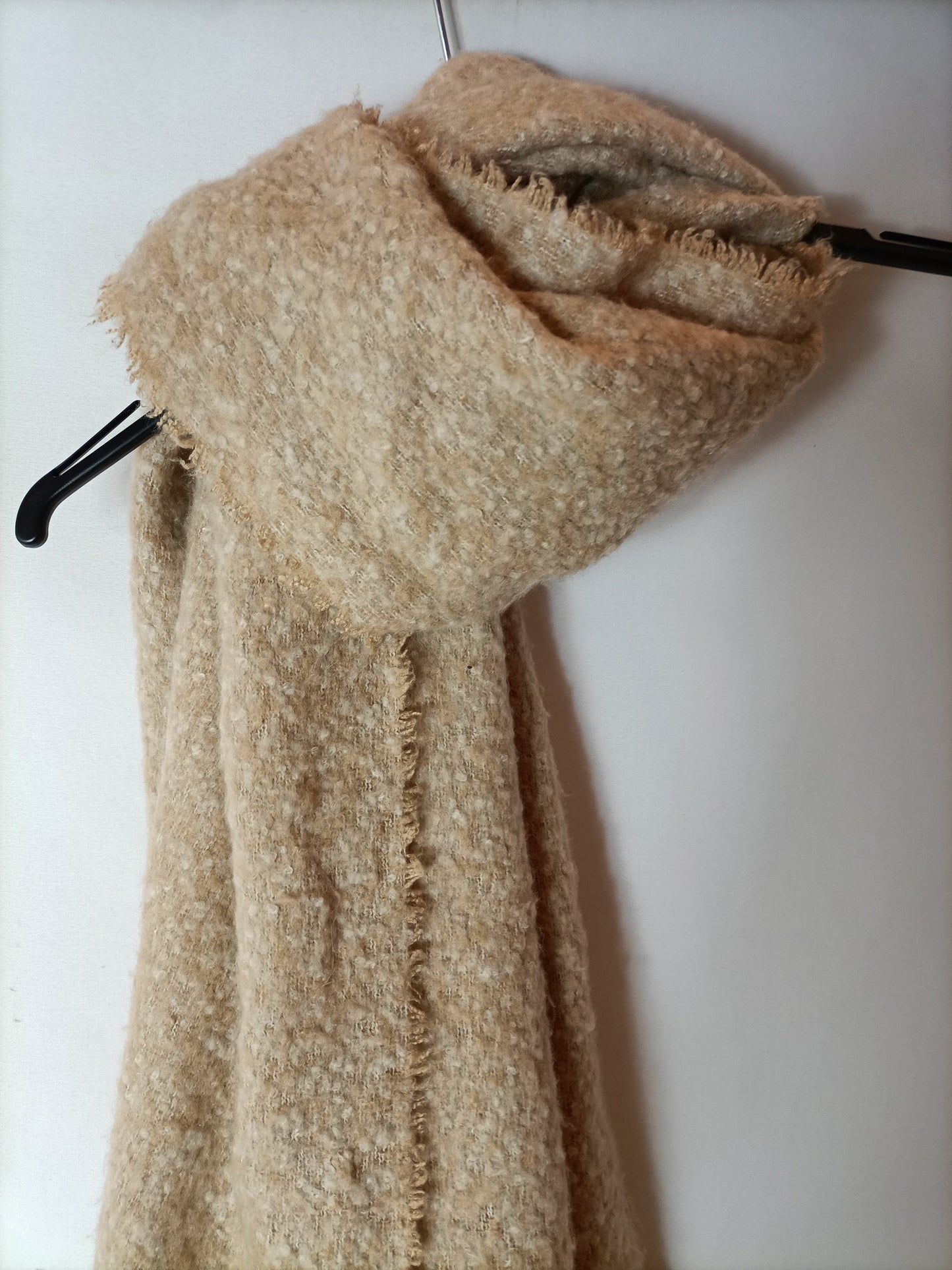 EL CORTE INGLÉS. Bufanda beige jaspeada