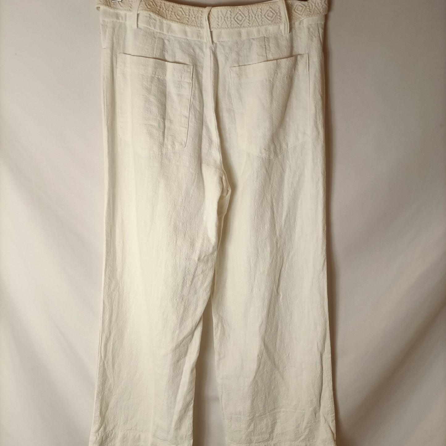 MANGO. White linen trousers. Size 38