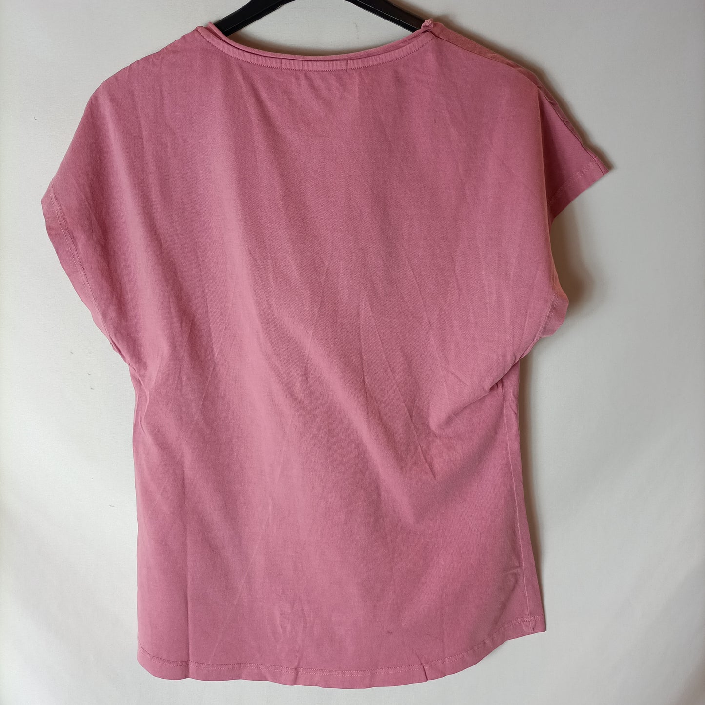 SCALPERS. Camiseta rosa logo. T M (TARA)